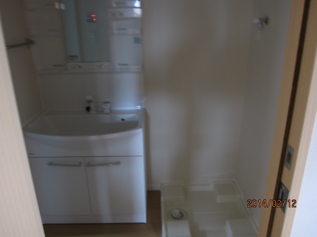 洗面設備　こちらと同等のタイプがついています