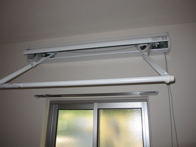 その他　室内干しは雨の時に役立ちます