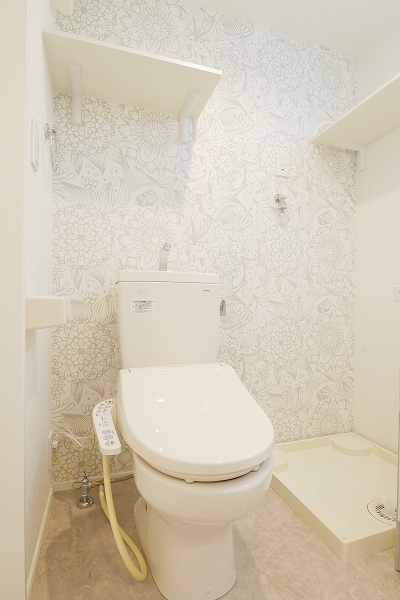 トイレ　おしゃれな内装です