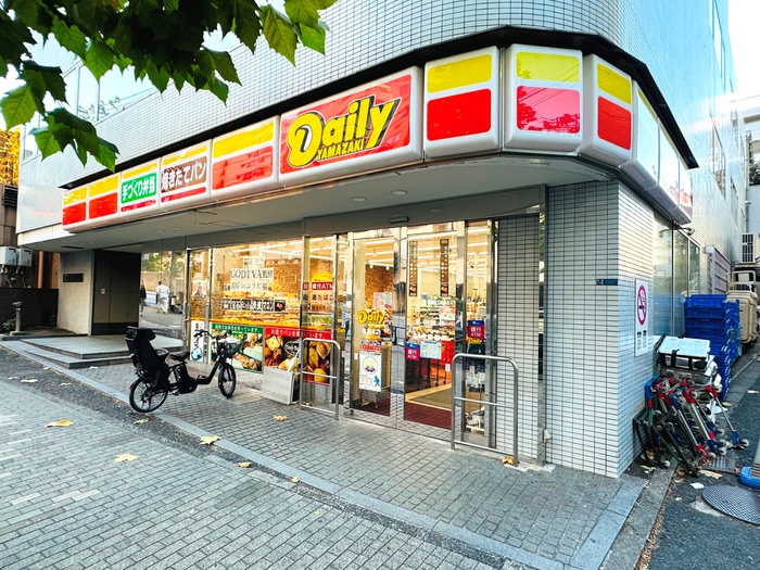 コンビニ　デイリーヤマザキ高輪本店（コンビニ）まで270m
