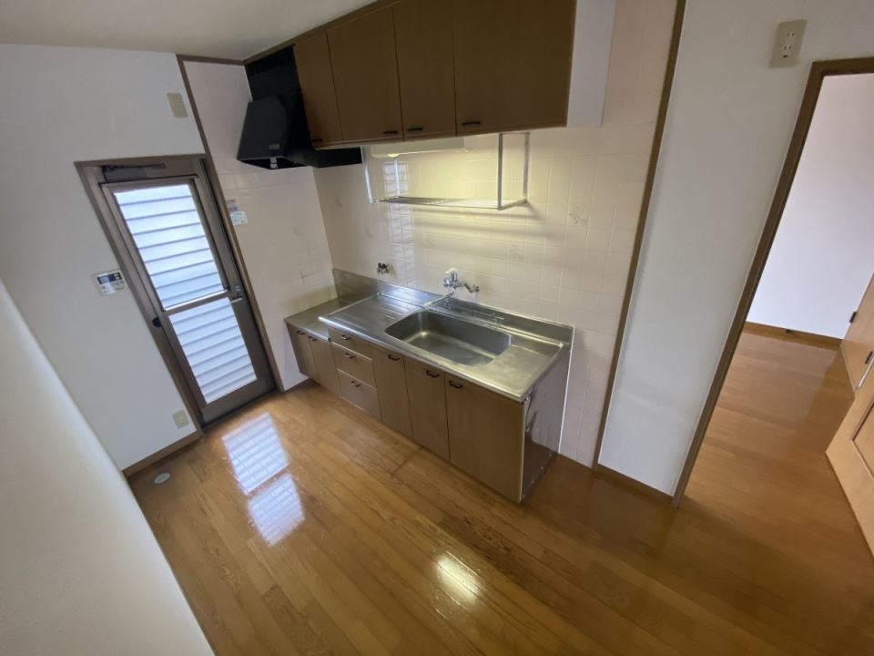 キッチン　勝手口あります