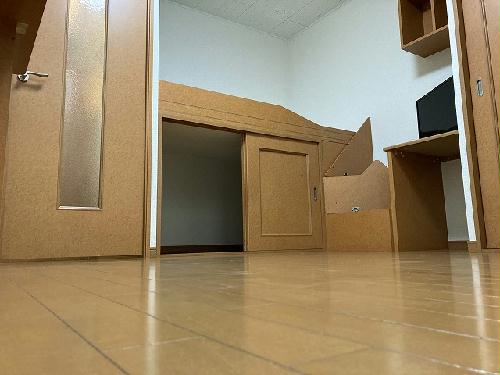 居室・リビング　ベッド下に収納あり