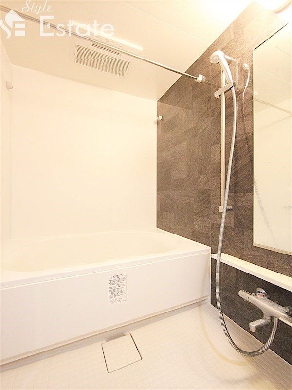 バス・シャワールーム　バスルーム