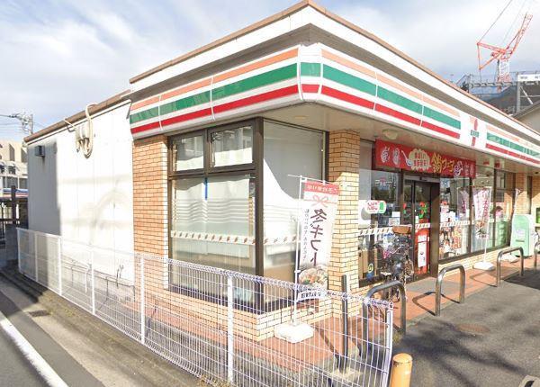コンビニ　セブンイレブン横浜綱島東6丁目店（コンビニ）まで378m