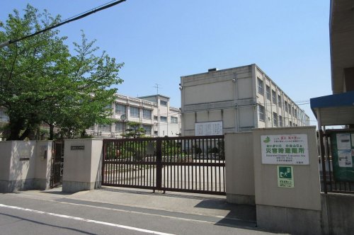 中学校　十三中学校（中学校）まで600m