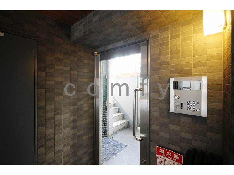 エントランス　オートロック完備