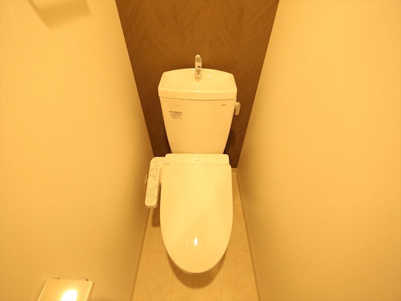 トイレ　温水洗浄暖房便座付トイレ