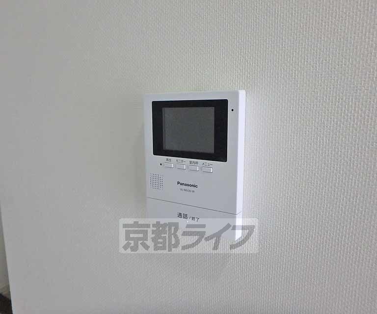 セキュリティ　鍵をかけたまま訪問者と会話ができます