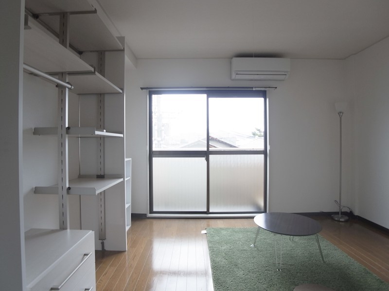 居室・リビング　写真は３０３号室