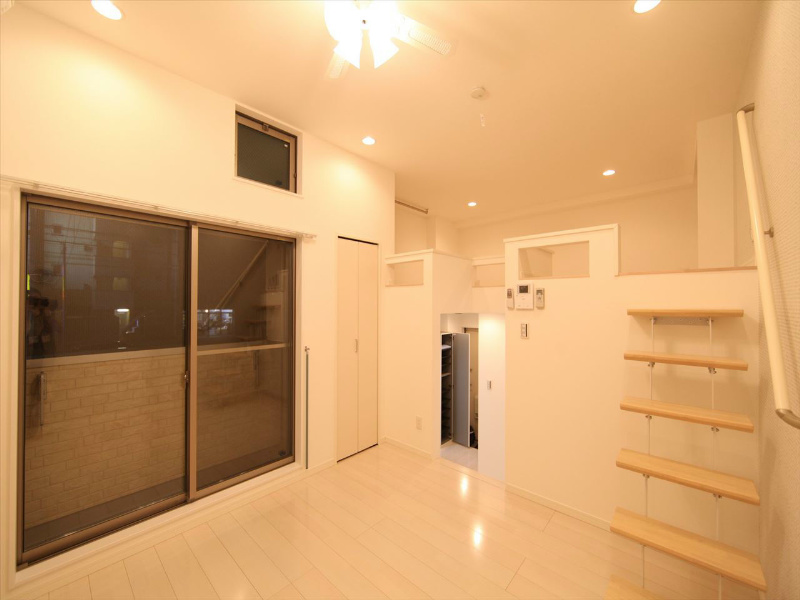 バルコニー　洋室6.2帖　上階ロフト6.4帖（収納としても使えます）