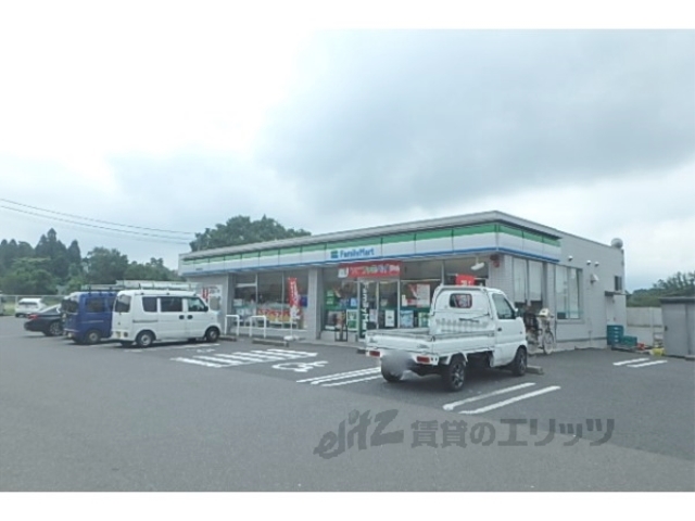 コンビニ　ファミリーマート湖南菩提寺店（コンビニ）まで900m