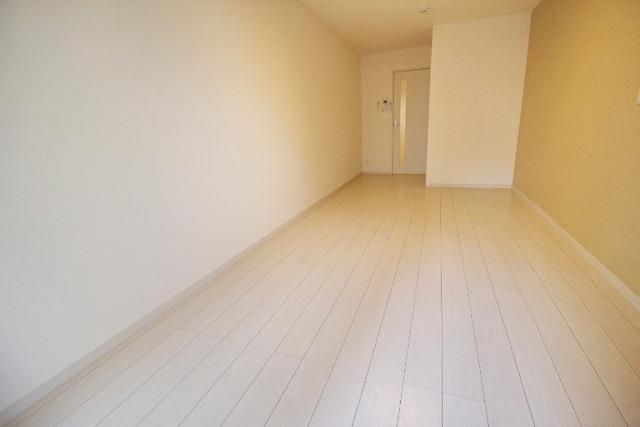 居室・リビング　明るいお部屋です