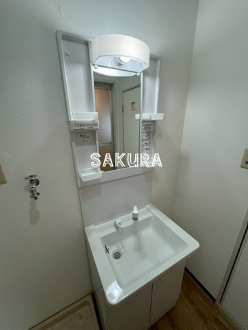 洗面設備　身支度に欠かせない独立洗面台♪