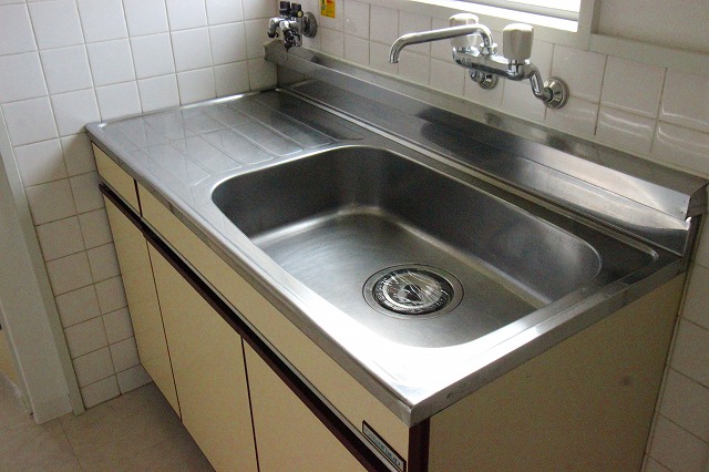 キッチン　同物件別号室のものです。