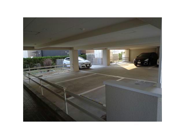 駐車場　駐車場