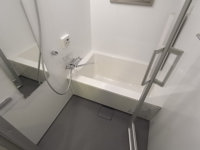 バス・シャワールーム　バスルーム