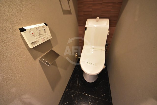 トイレ　Imperial Suite 南堀江（インペリアルスイート南