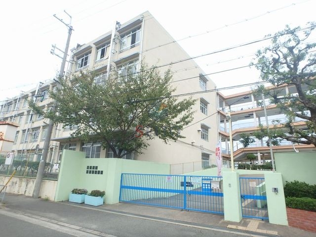 中学校　豊中市立第十七中学校（中学校）まで1216m