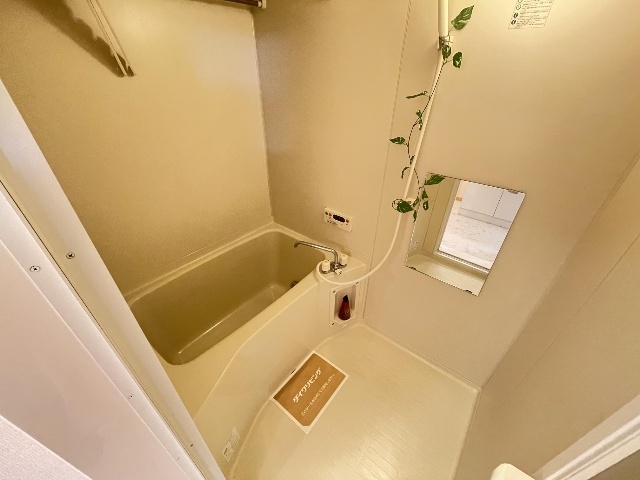 バス・シャワールーム　清潔なバスルーム