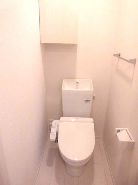 トイレ　温水洗浄暖房便座