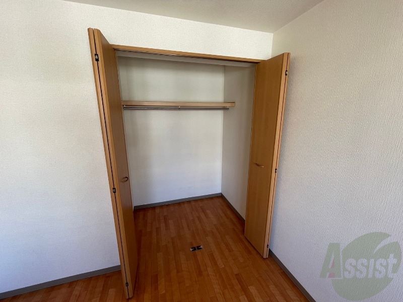 収納　寝室の収納です。部屋がすっきり片付きます。