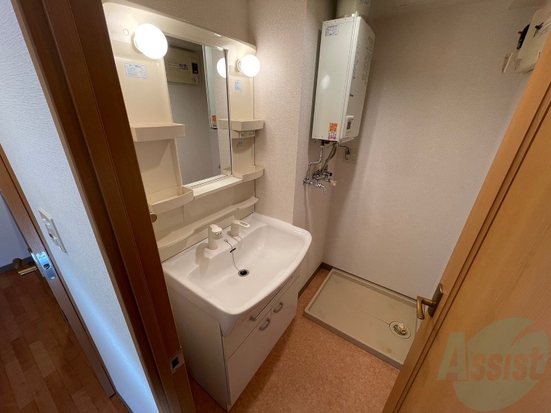 洗面設備　こちらに洗面台があります。朝の洗顔はこちらで。