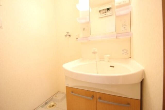 洗面設備　２０３洗面台・Ｔ・Ｋブラウン