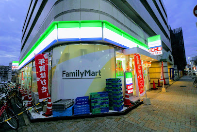 コンビニ　ファミリーマート 名古屋栄一丁目店（コンビニ）まで63m