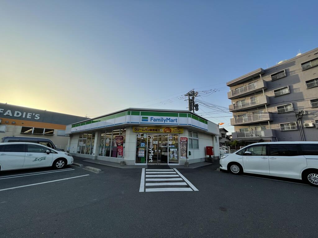 コンビニ　ファミリーマート八幡御開店（コンビニ）まで394m