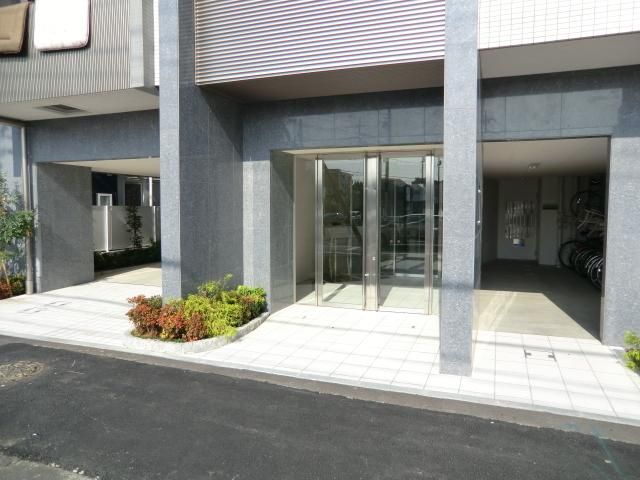 エントランス　オートロック付のエントランス