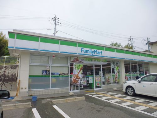 コンビニ　ファミリーマート玉津インター北店（コンビニ）まで1123m