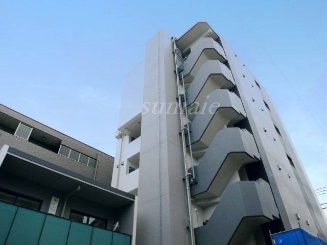 建物外観　7階建です☆