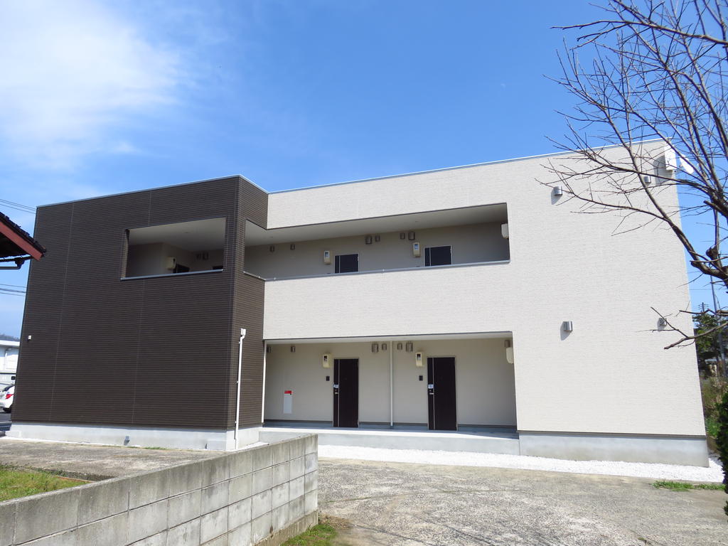 建物外観　鳥取環境大学生！平成３０年３月完成オール電化アパート！