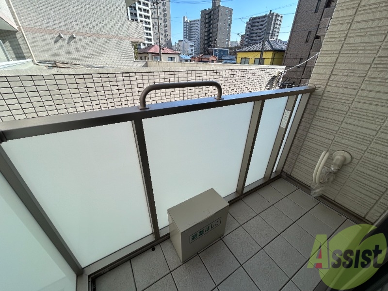 バルコニー　こちらはベランダです。洗濯物を干すことも出来ます。