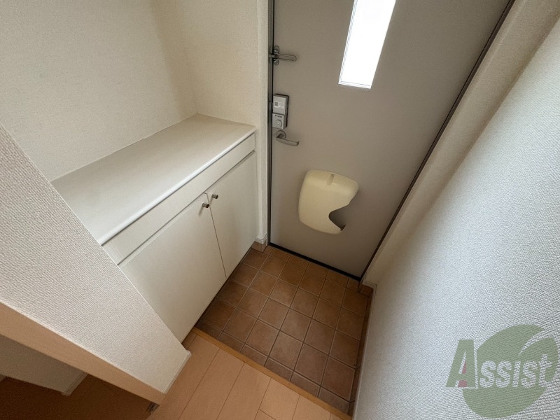 玄関　仕事から帰って迎えてくれるのはスタイリッシュな玄関です。