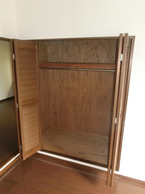 収納　長いコートも心配要りません。