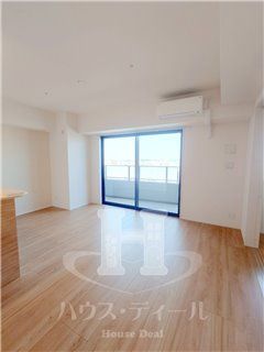 居室・リビング　別号室参考写真です