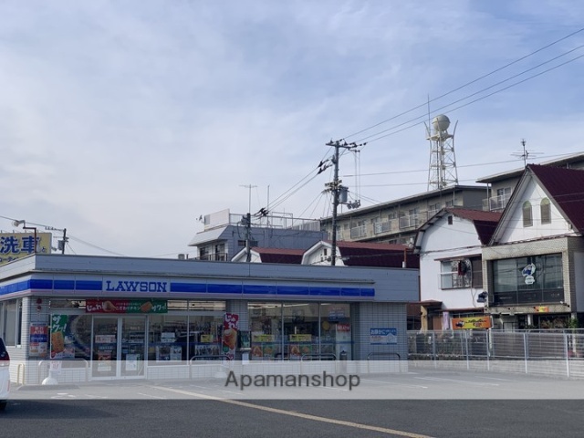 コンビニ　ローソン高知高須店（コンビニ）まで412m