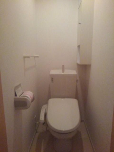 トイレ　温水洗浄便座