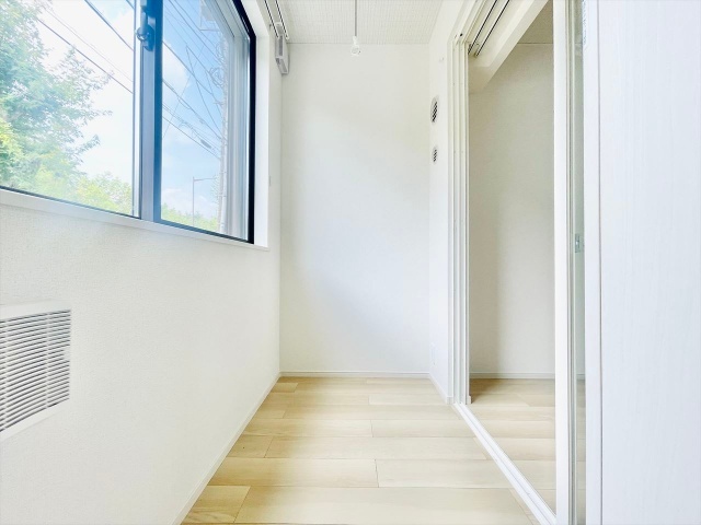 バルコニー　同じタイプのお部屋の内装写真転載