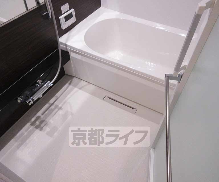 バス・シャワールーム　清潔感のあるお風呂です！