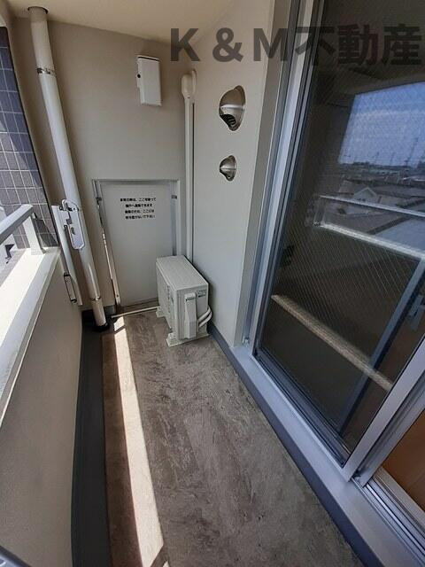 バルコニー　陽当たり良好なバルコニーです