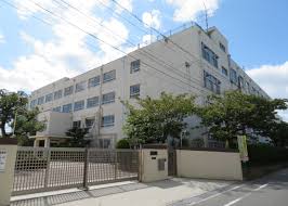 小学校　高槻市立土室小学校（小学校）まで77m