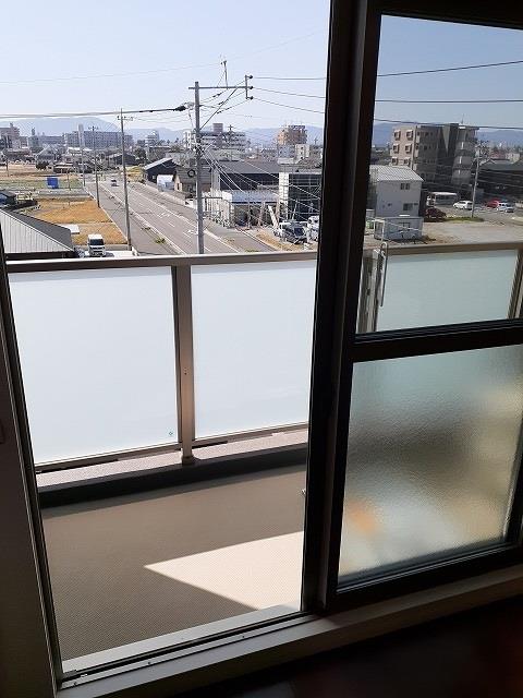 バルコニー　バルコニー