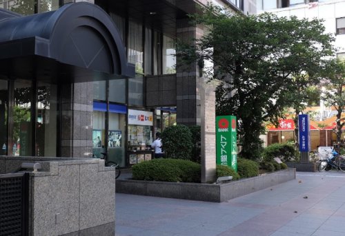 銀行　みずほ銀行南船場支店（銀行）まで107m