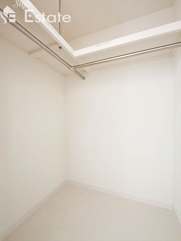 収納　ウォークインクローゼット