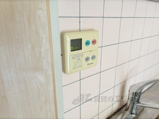 その他設備　給湯器リモコン