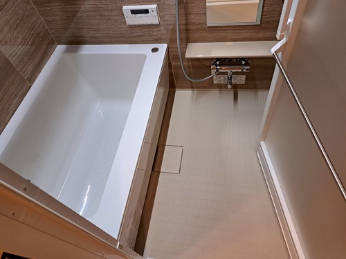 バス・シャワールーム　浴室※前回募集時の写真２０２３年１０月撮影