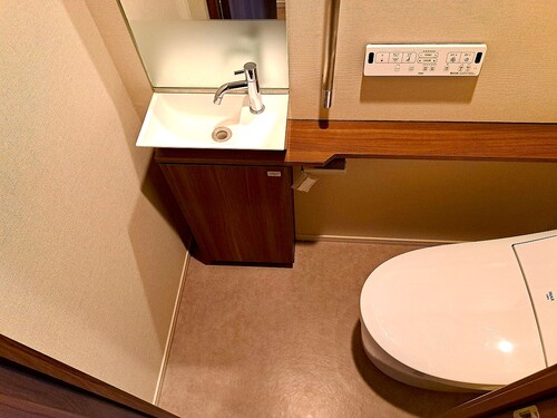 トイレ　タンクレストイレ※前回募集時の写真２０２３年１０月撮影