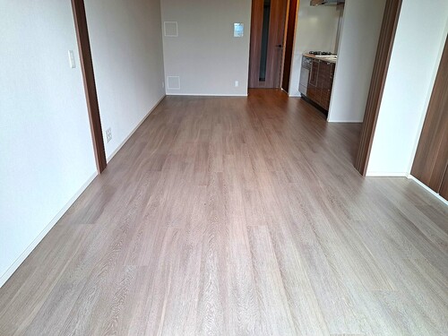 居室・リビング　リビングダイニングと洋室前回募集時の写真２０２３年１０月撮影